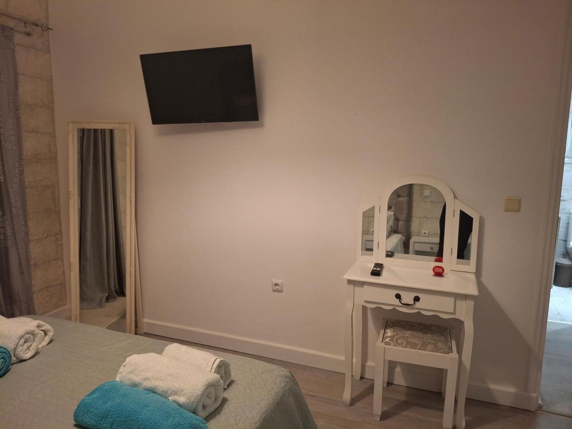 Sousouro House Apartment Kassiopi Bagian luar foto
